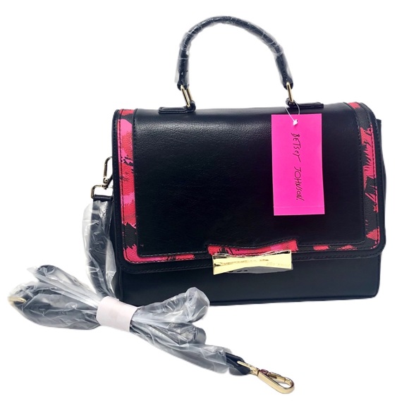 Betsey Johnson Handbags - 🌺 Betsey Johnson Black Leopard Satchel